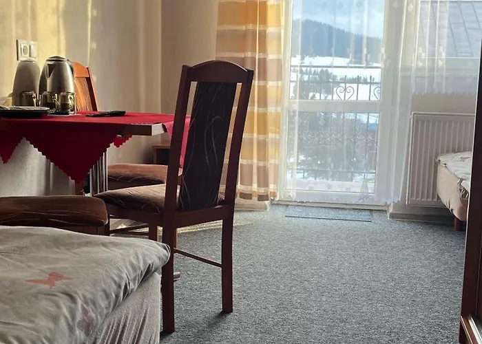 לינה וארוחת בוקר Tokarczyk 3*